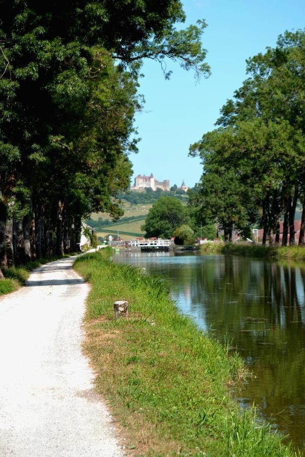 Domaine De Vandenesse Et Spa Kültér fotó
